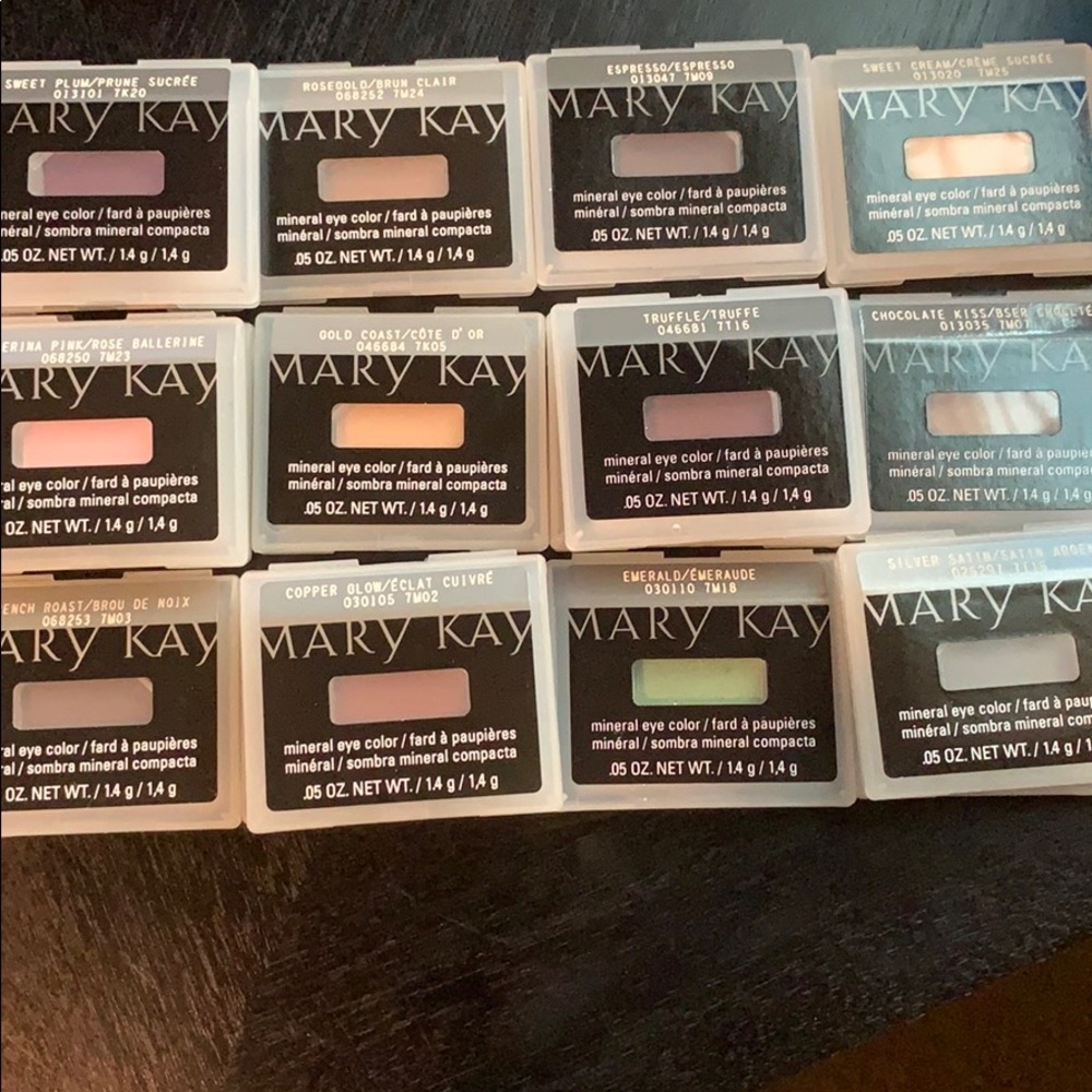 🌟 15 Mary Kay eye shadows bundle 🌟 brand new